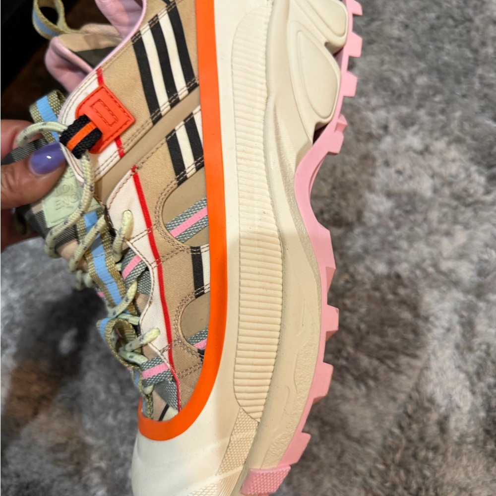 Burberry Pink & Orange Leather Platform Trainer - Picture 4 of 10